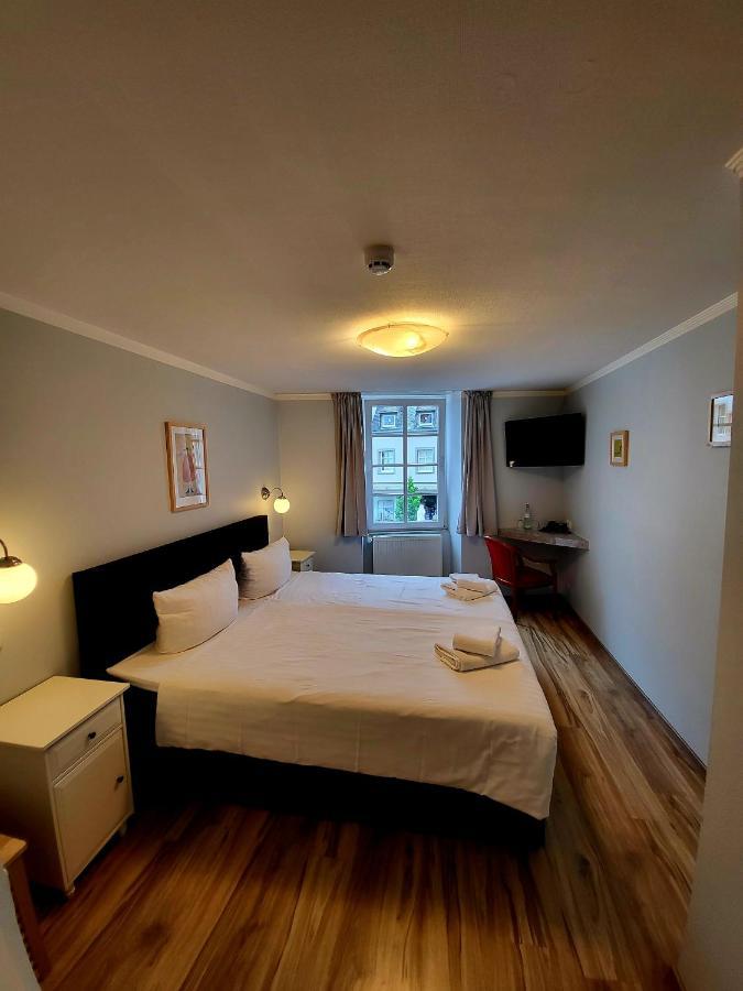 Hotel Am Markt Saarburg Esterno foto